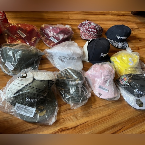 Supreme Hats 🧢 brand new 100% authentic. (Lot of 31 hats)